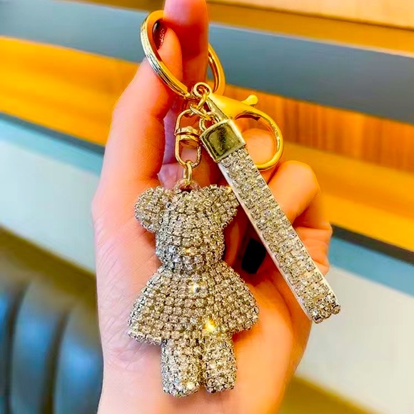 NWT CUTE BEAR FULL OF ARTIFICIAL DIAMONDS CAR KEYCHAIN PENDANT AND BAG ORNAMENT. - Picture 5 of 10